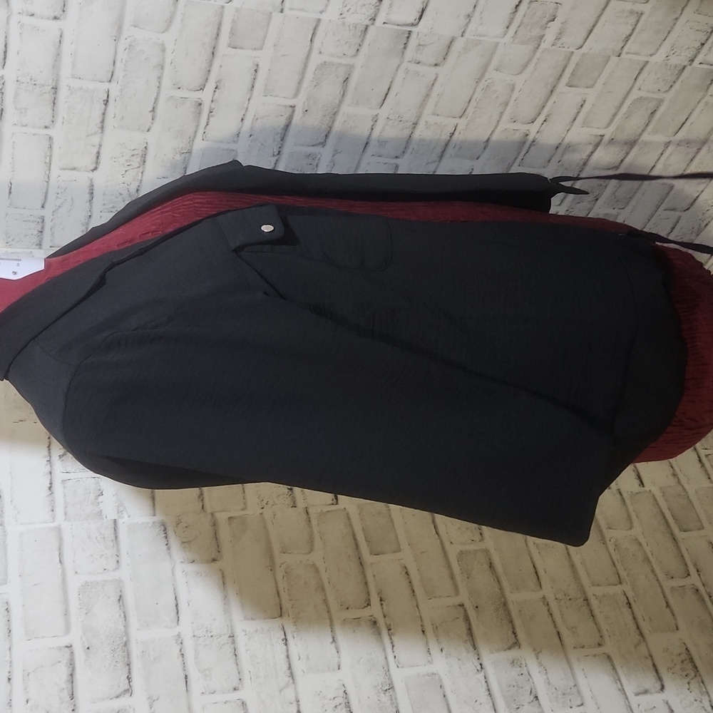 NYC Charcoal Blazer with Buttoned Pockets - Picture 3 of 10